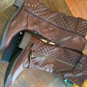 Brown Boots. Brand new
